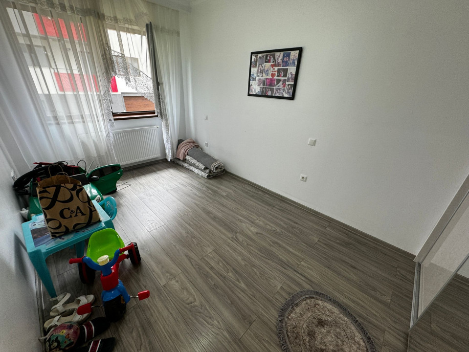 Apartament de 3 camere, 66 mp+terasa 10 mp, Sub Cetate