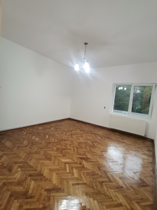 Casă de vânzare cu 4 camere, 141 mp , Gruia