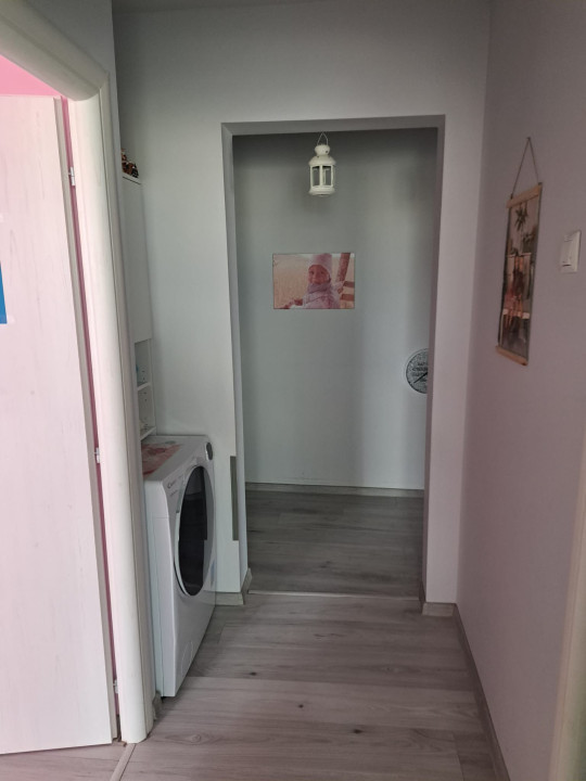 apartament cu 4 camere,2 bai,boxa si parcare