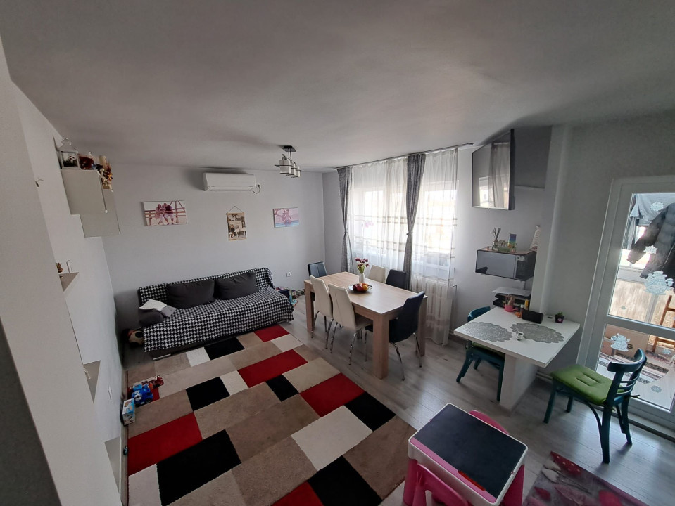 apartament cu 4 camere,2 bai,boxa si parcare