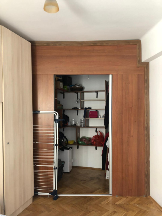 Apartament de 2 camere,Horea, garaj, zona Centrala 