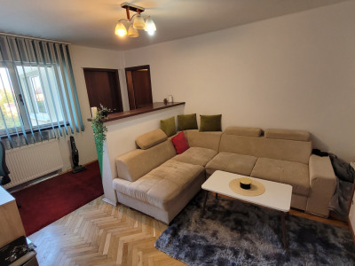 Apartament de 2 camere,Horea, garaj, zona Centrala 