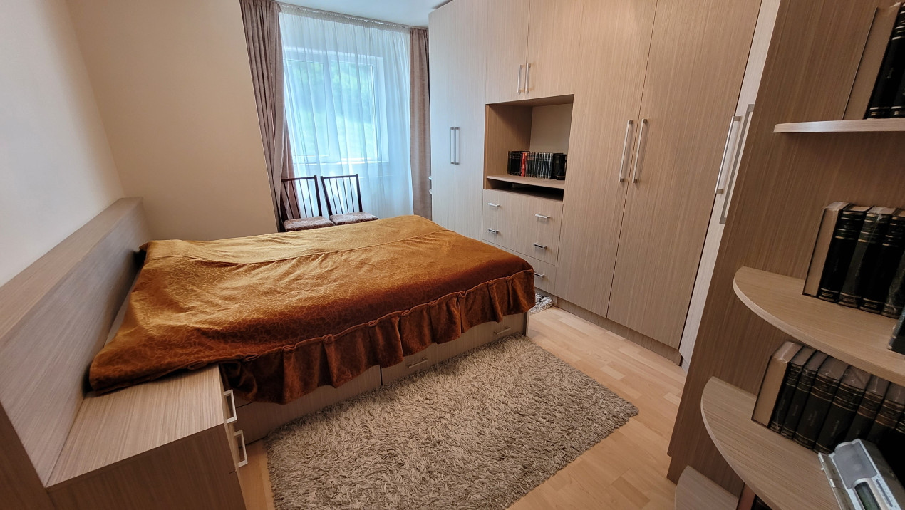 Apartament de 3 camere, mobitlat utilat, etaj intermediar, zona Teilor