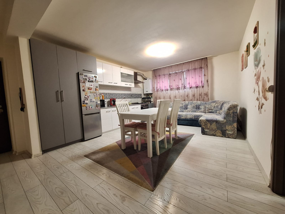 Apartament 3 camere, 58 mp, zona Stejarului.