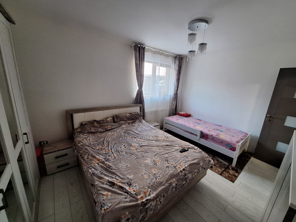 Apartament 3 camere, 58 mp, zona Stejarului.