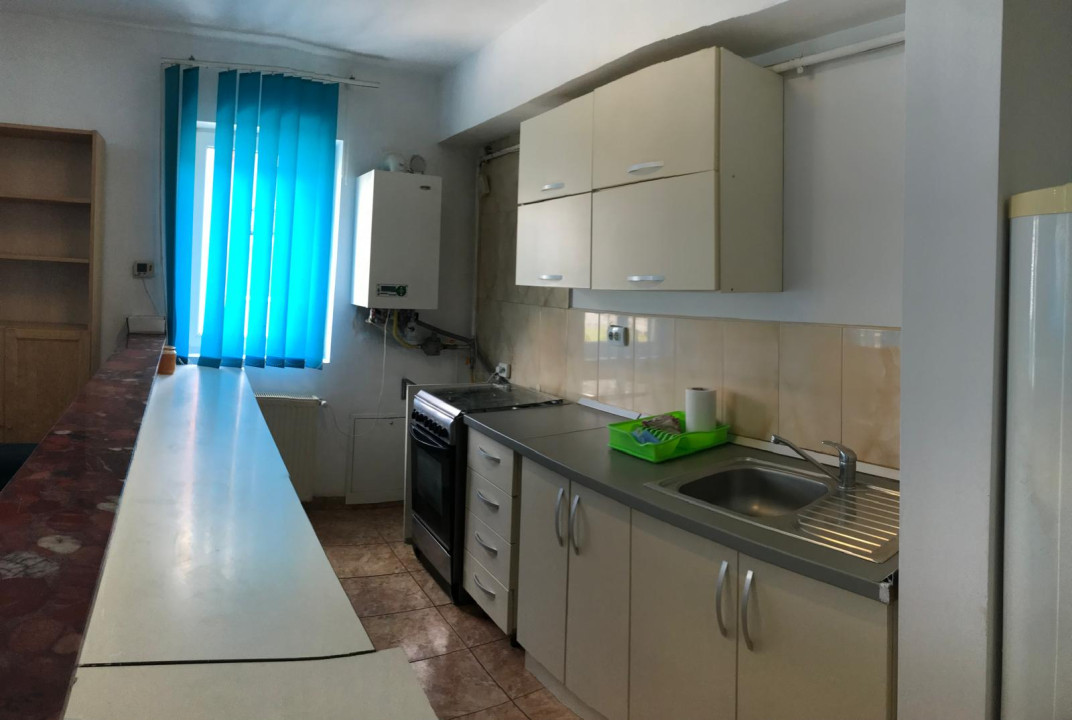 Apartament cu 2 camere, 59 mp, balcon, parcare, zona Florilor