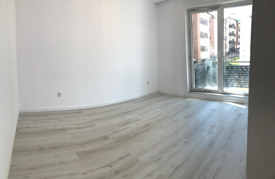 Apartament cu 2 camere, 50 mp, parcare, 2 balcoane, zona Sub Cetate