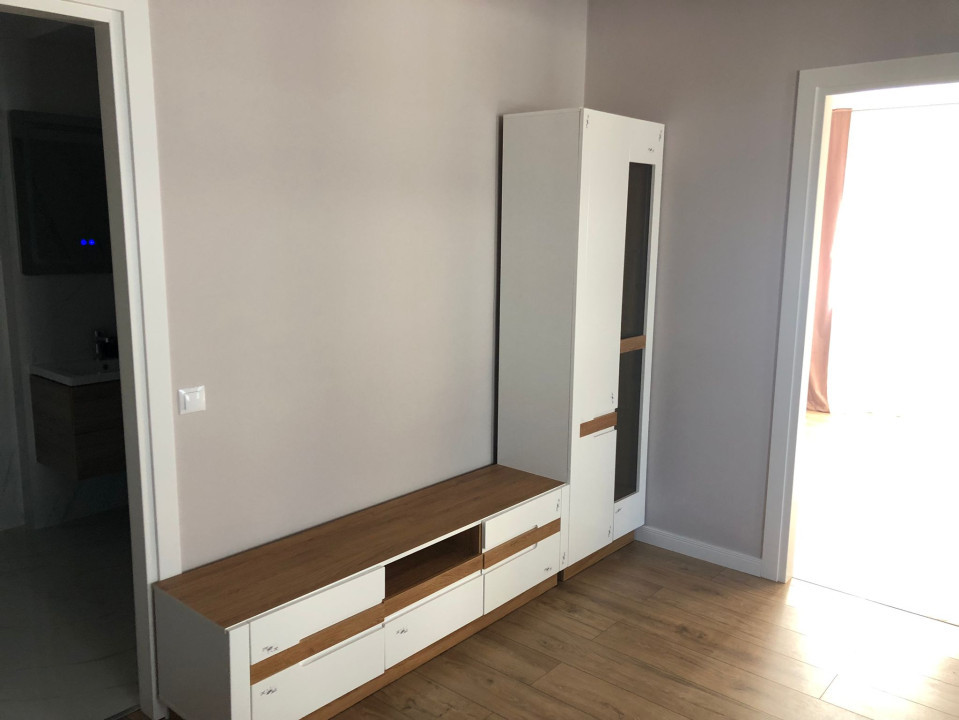 Apartament de 3 camere, 56,5 mp, mobilat utilat, terasa 27,2 mp, zona Terra