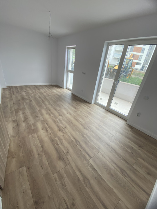 Apartament de 2 camere, semidecomandat, 52,45mp, terasă, Valea Chintaului