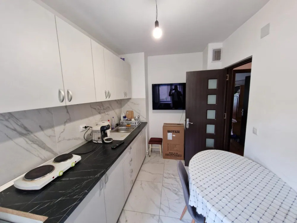 Apartament cu 2 camere de vanzare, in Centru 