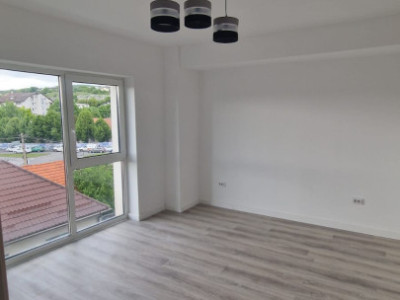 Apartament finisat 2 camere 56.4 mp utili plus balcon zona Dambul Rotund 