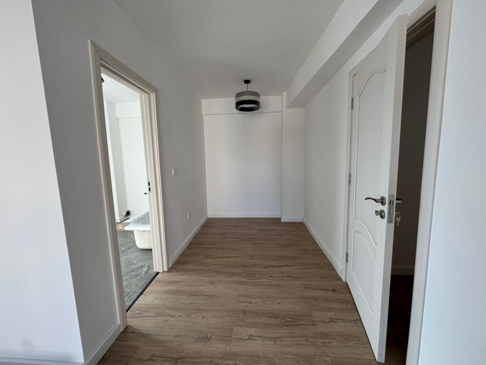 Apartament finisat 4 camere, 2 băi, 93,3 mp utili, etaj retras, Dambul Rotund