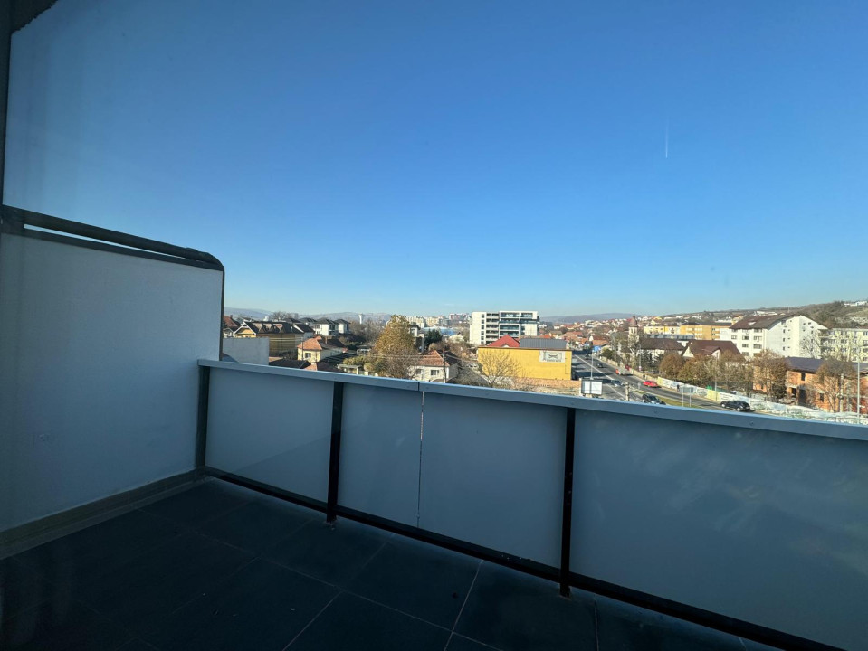 Apartament finisat 4 camere, 2 băi, 93,3 mp utili, etaj retras, Dambul Rotund