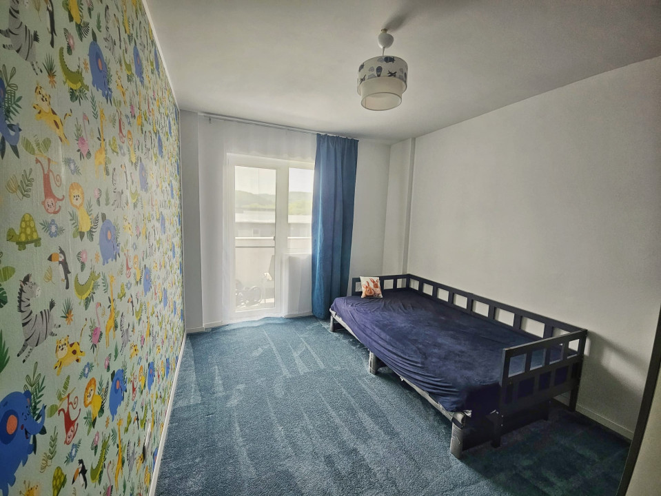 Apartament cu 3 camere, 72 mp, 2 parcari, 2 balcoane, zona Stejarului