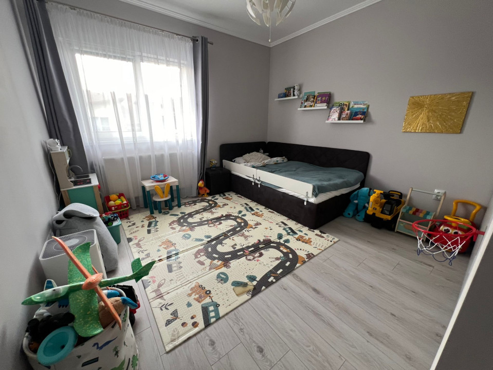 Apartament de 3 camere, 68 mp, 3 locuri de parcare, zona Terra