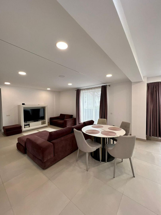 Penthouse cu 3 camere 2 bai 2 terase 2 parcari Lux 