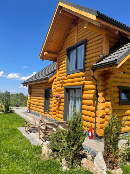 Cabana de vanzare , MUNTII APUSENI.