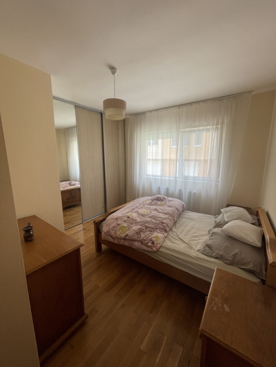 Apartament cu 4 camere de vanzare, 98 mp, zona Andrei Muresan 