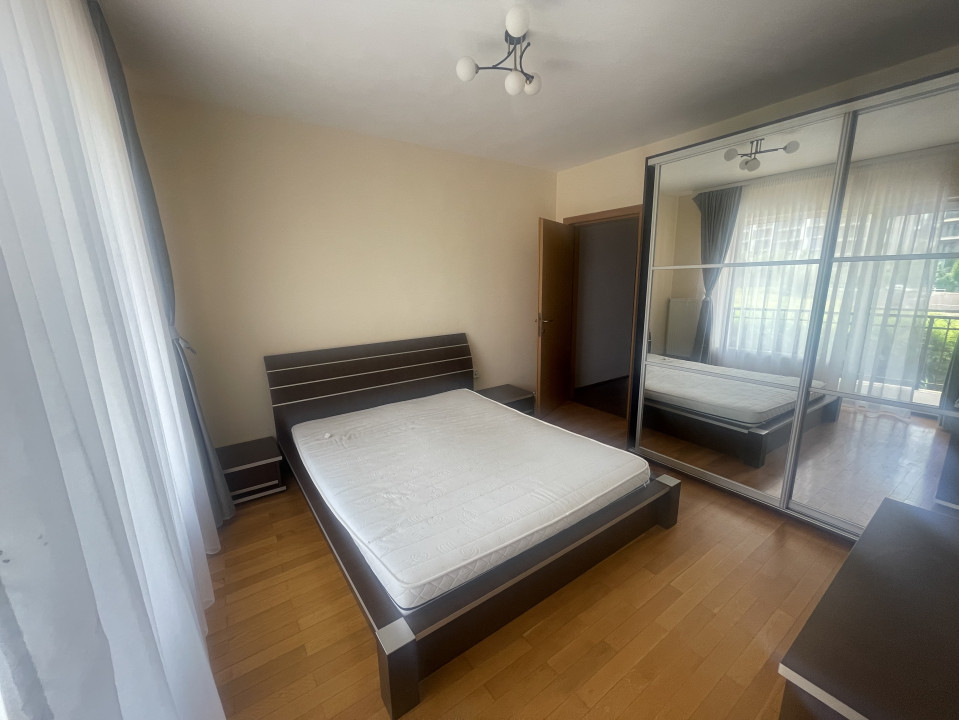 Apartament cu 4 camere de vanzare, 98 mp, zona Andrei Muresan 