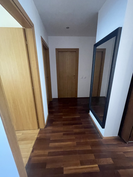 Apartament cu 4 camere de vanzare, 98 mp, zona Andrei Muresan 