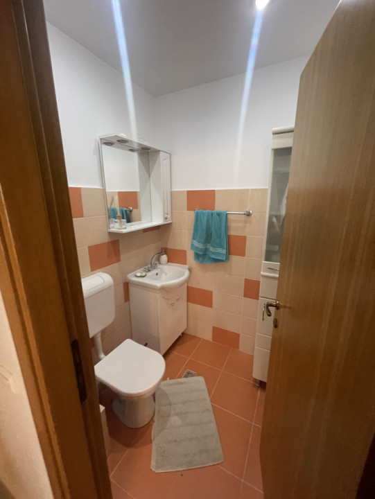 Apartament cu 4 camere de vanzare, 98 mp, zona Andrei Muresan 