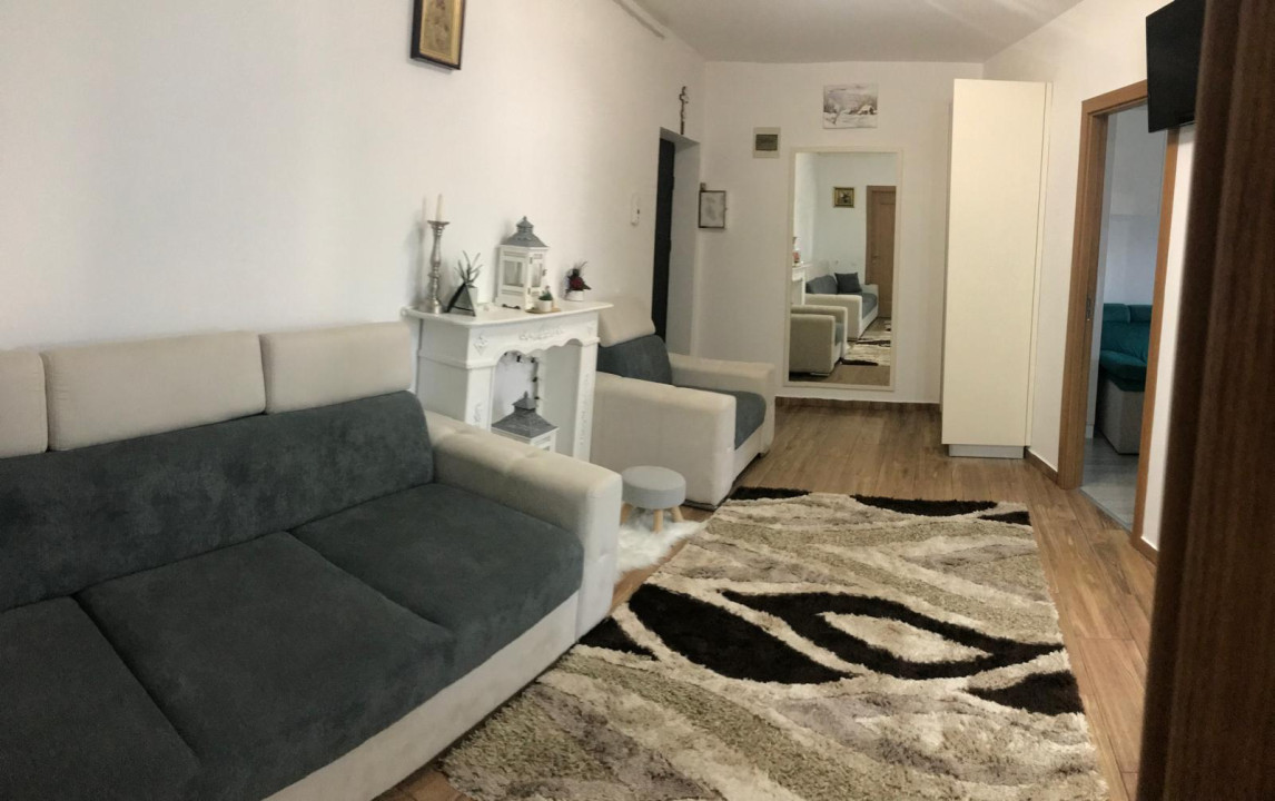 Apartament cu 3 camere, 50 mp, etajul 1, zona Eroilor