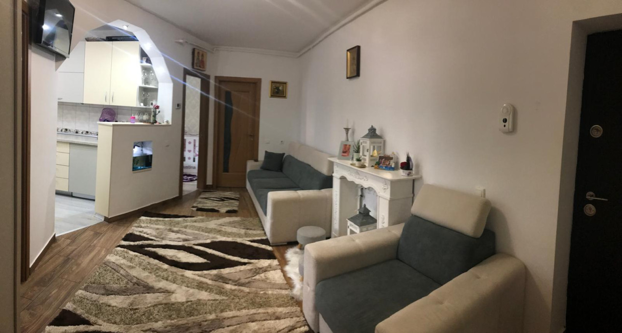 Apartament cu 3 camere, 50 mp, etajul 1, zona Eroilor