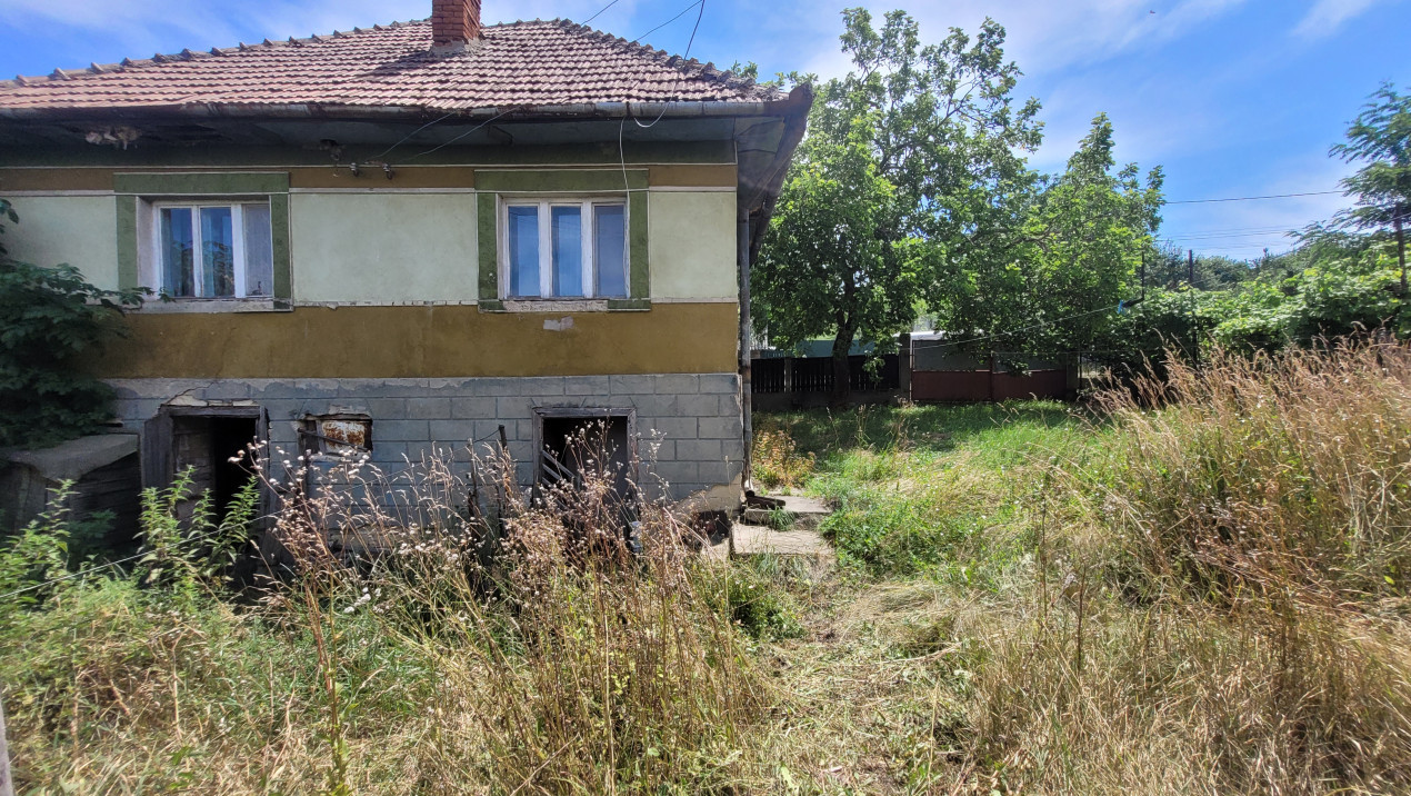 Casa cu teren de 3166 mp, 22 metri front, Deusu, Cluj