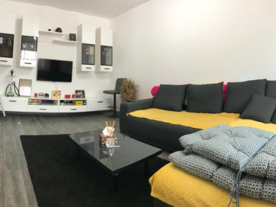 Apartament decomandat, 55 mp, parcare, zona Sub Cetate