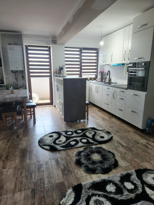 Apartament cu 3 camere, 53 mp, parcare, balcon si terasa