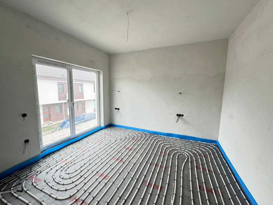 Duplex de 4 camere, 115 mp utili, 280 mp curte, 2 fronturi, Sannicoara