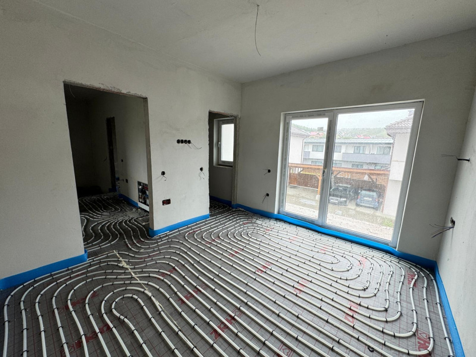 Duplex de 4 camere, 115 mp utili, 280 mp curte, 2 fronturi, Sannicoara