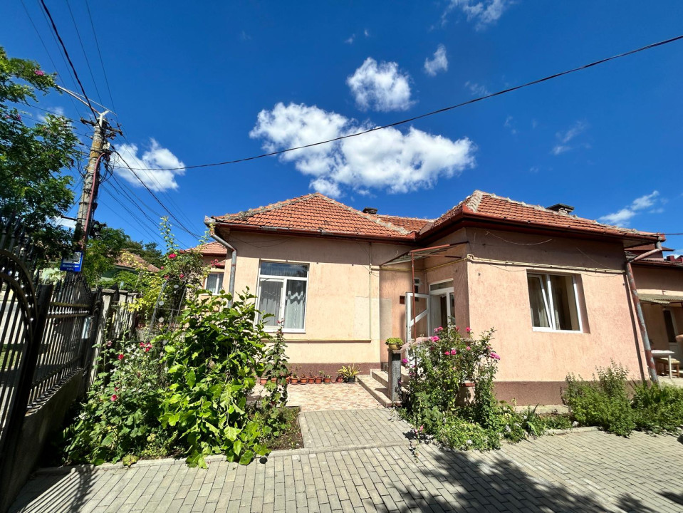 Casa cu gradina Dambul Rotund 2 camere+ bucatarie , 194mp teren liber 