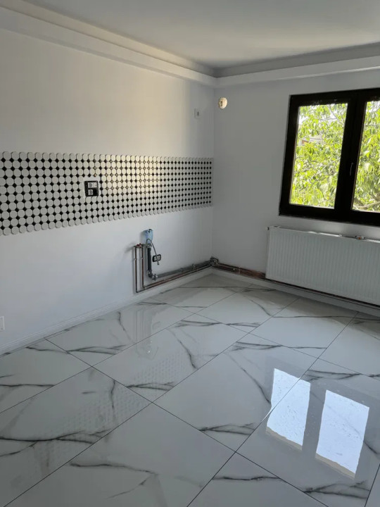 Apartament cu 4 camere de vanzare, 60 mp. zona Manastur 