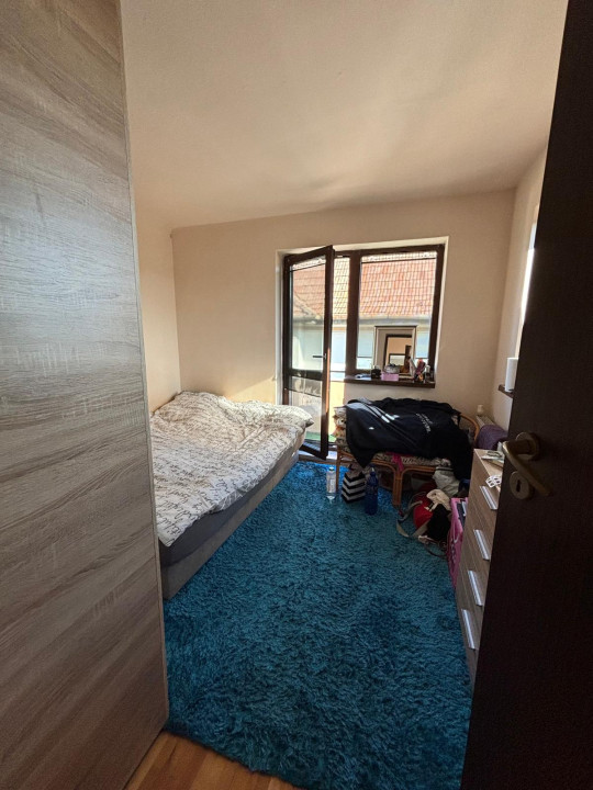 Casa cu 5 Camere ,Suprafata 200mp,zona Intre Lacuri