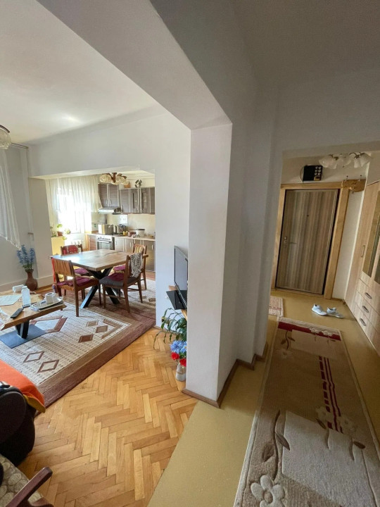 Apartament de vanzare cu 3 camere, 68 mp, zona Marasti