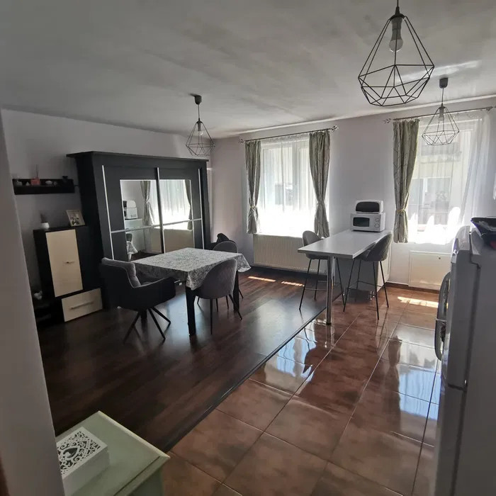 Apartament cu 2 camere, 54 mp, parcare, zona Eroilor