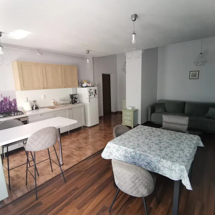 Apartament cu 2 camere, 54 mp, parcare, zona Eroilor