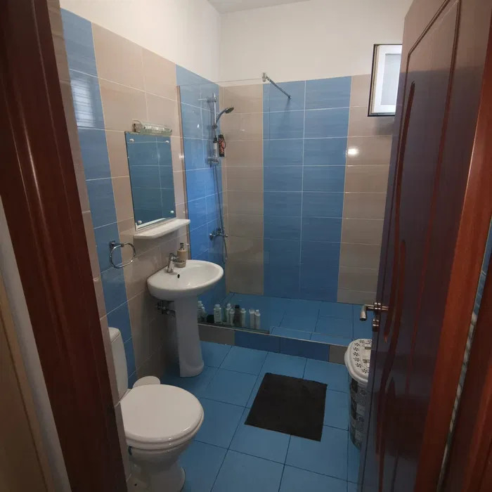 Apartament cu 2 camere, 54 mp, parcare, zona Eroilor