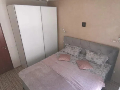 Apartament cu 2 camere, 54 mp, parcare, zona Eroilor