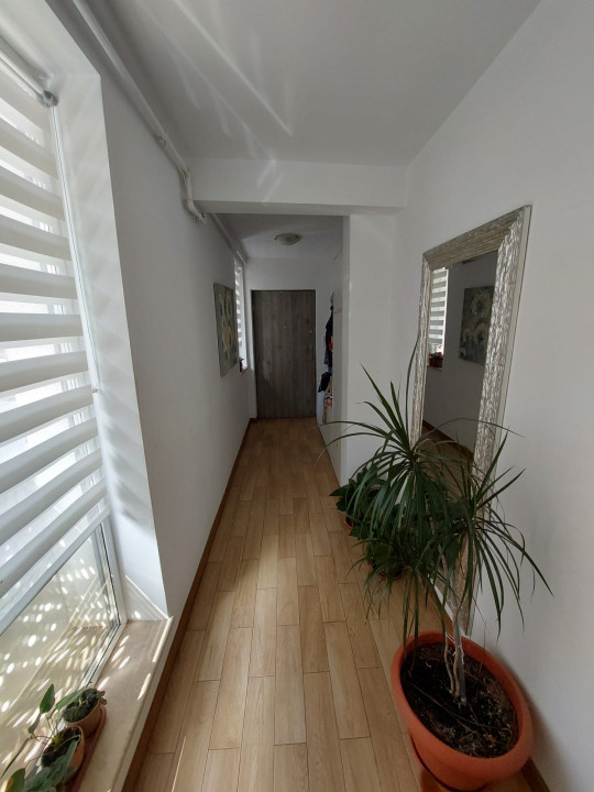 Apartament 3 camere tip penthouse , 70.72 MP , terasa 75 MP , zona VIVO