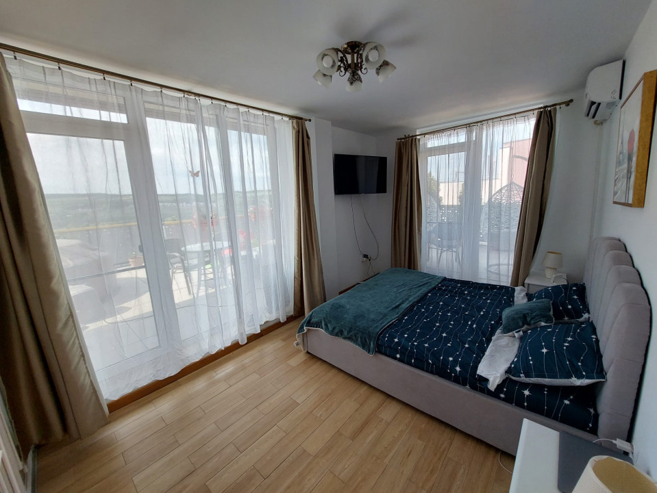 Apartament 3 camere tip penthouse , 70.72 MP , terasa 75 MP , zona VIVO