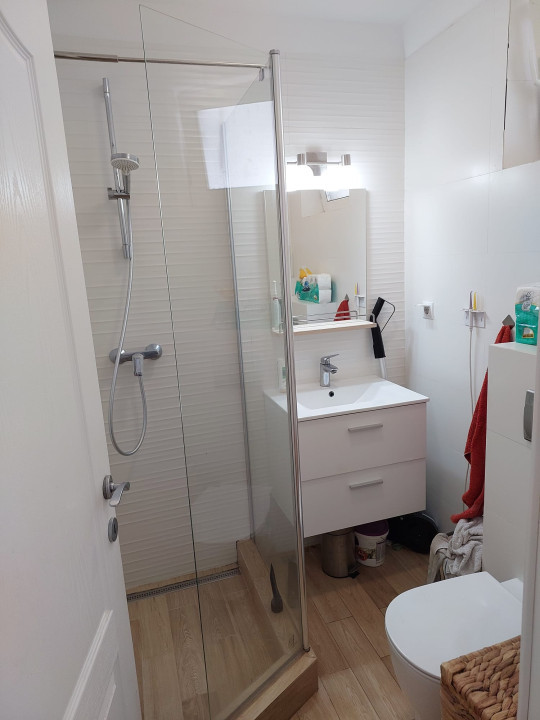 Apartament 3 camere tip penthouse , 70.72 MP , terasa 75 MP , zona VIVO