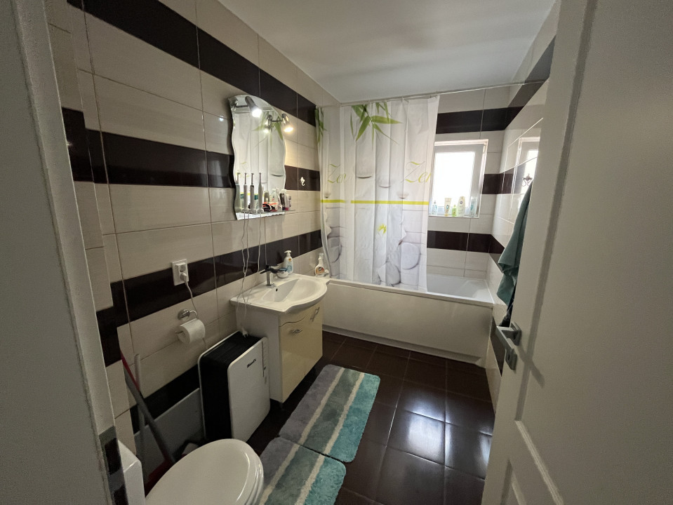 Apartament de 2 camere, decomandat,  55mp, parcare inclusă in preț 