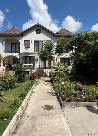 Casa individuala, 300 mp, teren 1100 mp, zona Avram Iancu