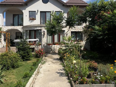 Casa individuala, 300 mp, teren 1100 mp, zona Avram Iancu