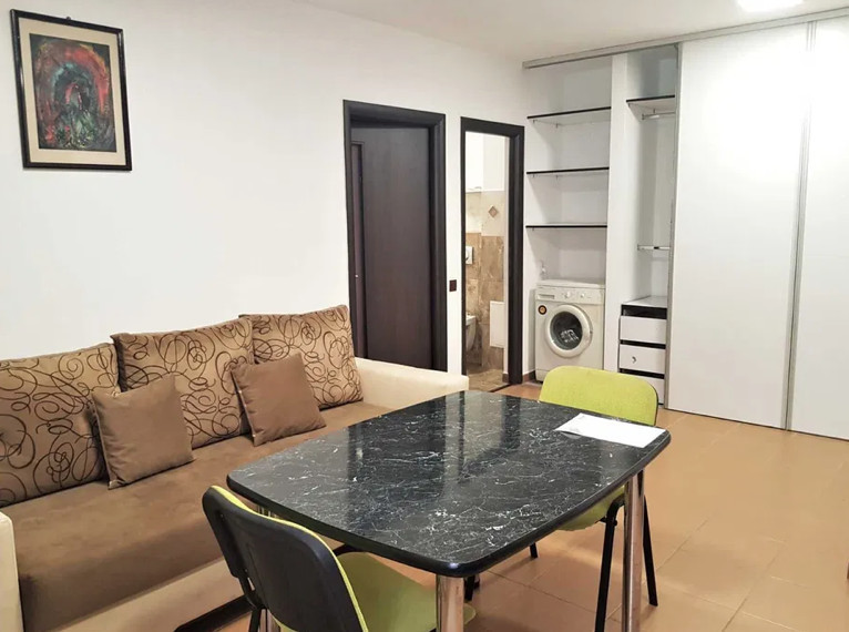 Apartament de 2 camere, 41 mp, parcare, str. Stejarului