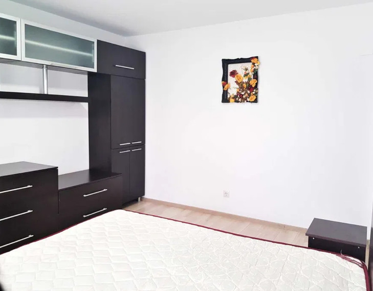 Apartament de 2 camere, 41 mp, parcare, str. Stejarului