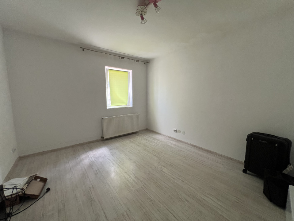 Penthouse cu 3 camere, 96 mp utili, 70mp terasa, zona Vivo