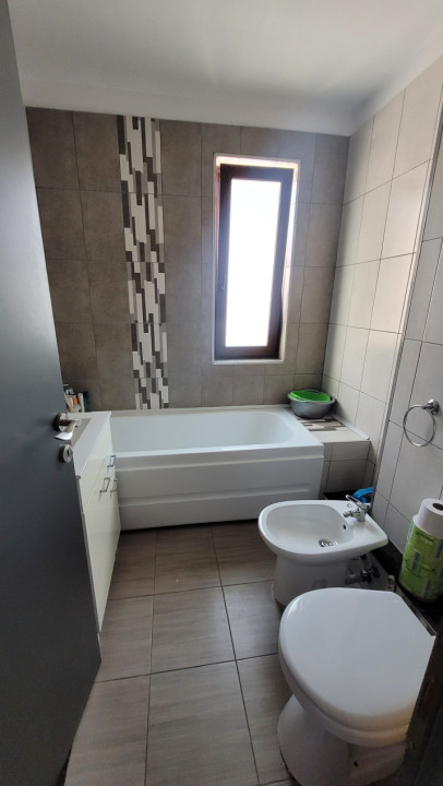 Apartament 3 camere, 71mp utili, parcare subterana, zona Sub Cetate